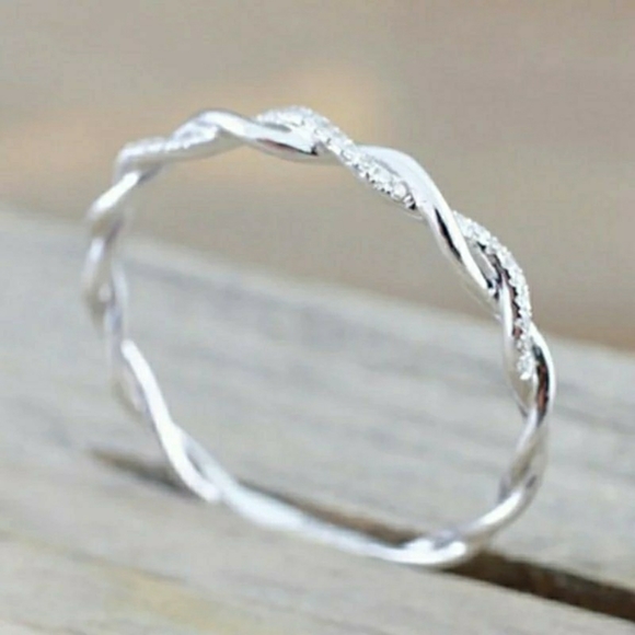 925 Silver Ring - Picture 3 of 3